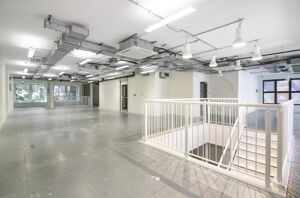 Office Space 7-10 Long Street - Image 2