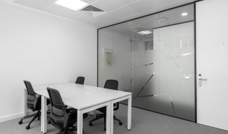Office Space 15 St Helen's Place - Image 2