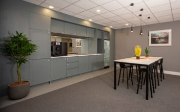 Office Space Fast Track House - Image 6