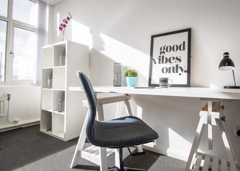 Office Space Bury - Hollins Brook Park - Image 8