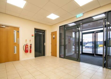 Office Space Bury - Hollins Brook Park - Image 3