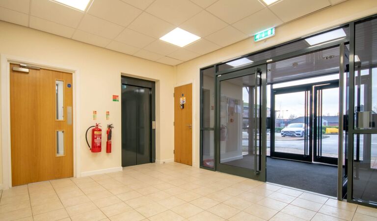 Office Space Bury - Hollins Brook Park - Image 3