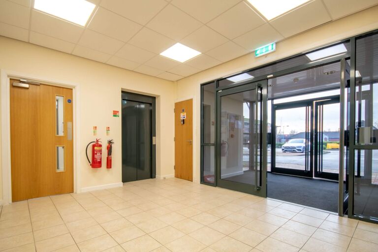 Office Space Bury - Hollins Brook Park - Image 3