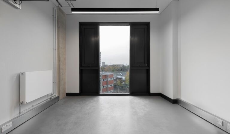 Office Space Lock Studios - Image 3