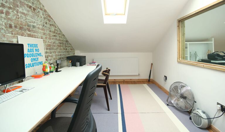 Office Space Main Yard Studios - Image 3