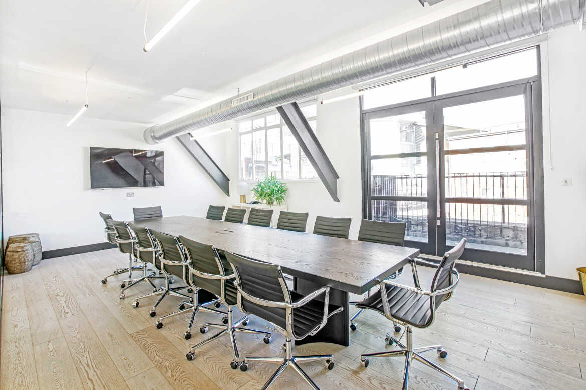 Office Space 32-38 Saffron Hill - Image 7