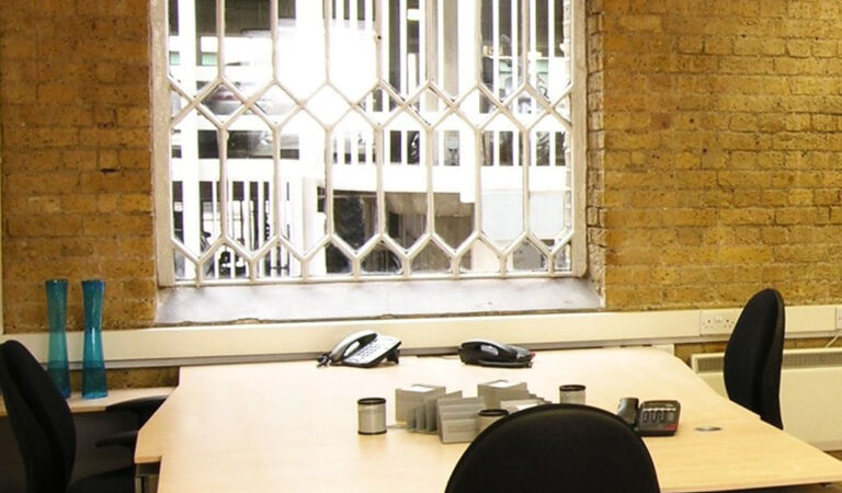 Image #4 of 70 Rosebury Avenue