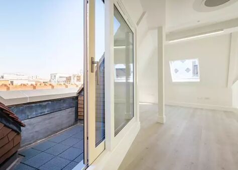 Office Space Evergreen Studios - Image 6