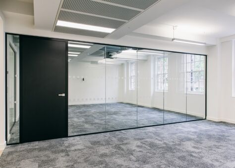 Office Space 33 Soho Sq - Image 3