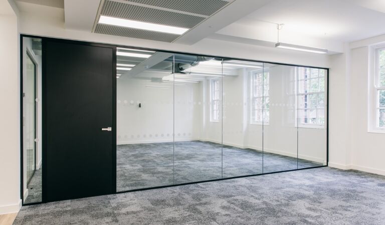 Office Space 33 Soho Sq - Image 3