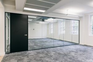 Office Space 33 Soho Sq - Image 3