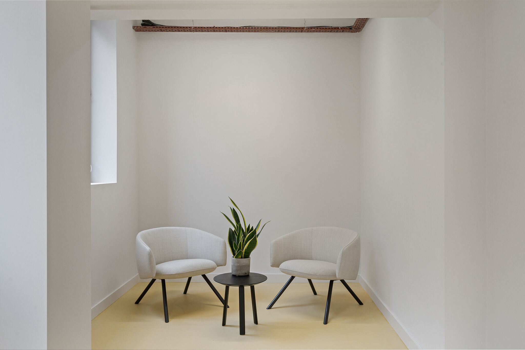 Office Space Harling House - Image 9