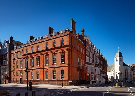 Image #2 of 45 Pont Street