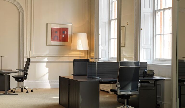 Image #3 of 45 Pont Street