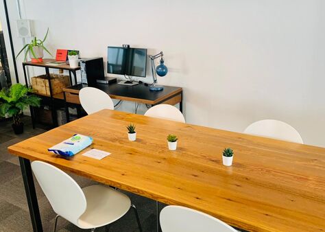 Office Space Town House - Image 8