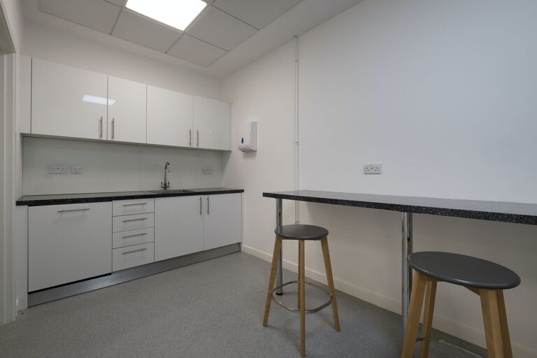 Office Space 6 Tinworth Street - Image 3