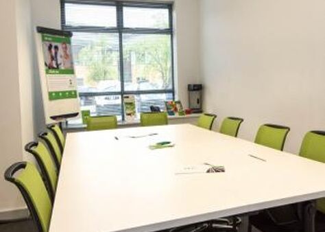 Office Space Crawley - Image 5