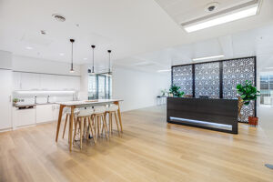 Office Space Aldgate Tower - Image 1