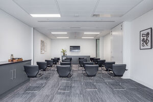 Office Space Aldgate Tower - Image 6