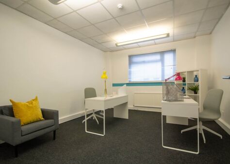 Office Space Perivale - Image 3