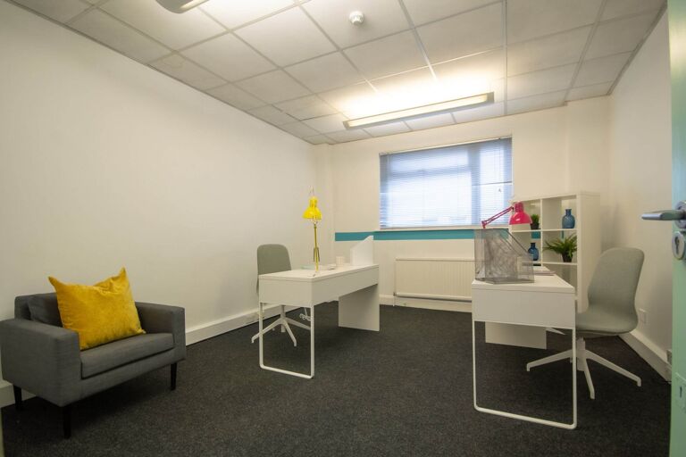 Office Space Perivale - Image 3