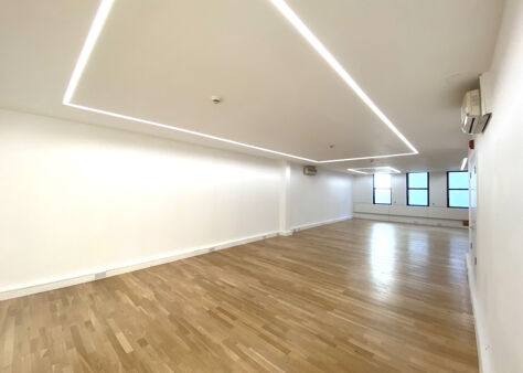 Office Space 31-32 Eastcastle Street - Image 2