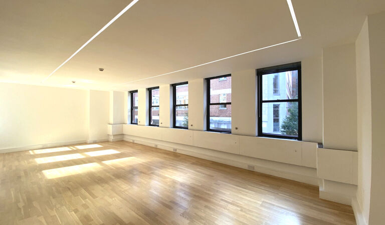 Office Space 31-32 Eastcastle Street - Image 3
