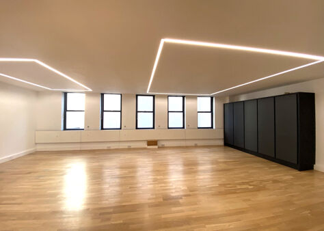 Office Space 31-32 Eastcastle Street - Image 1