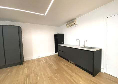 Office Space 31-32 Eastcastle Street - Image 5