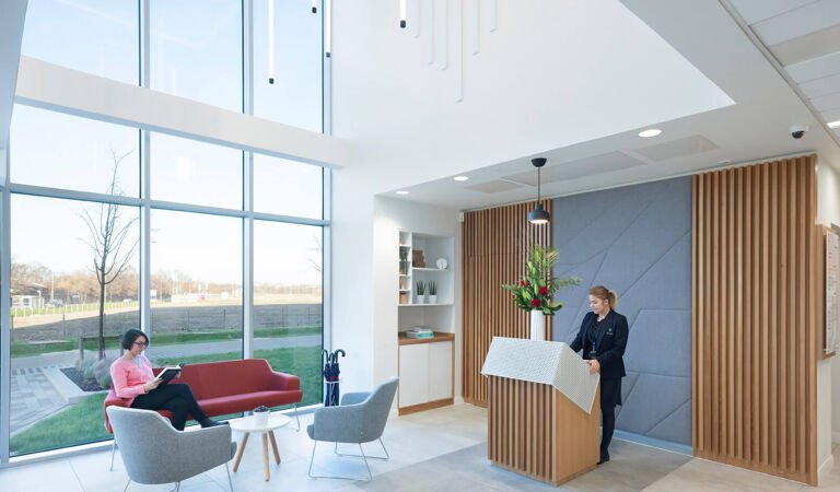 Office Space Magenta - Image 2