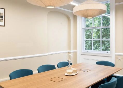 Office Space 142 Buckingham Palace Road - Image 1