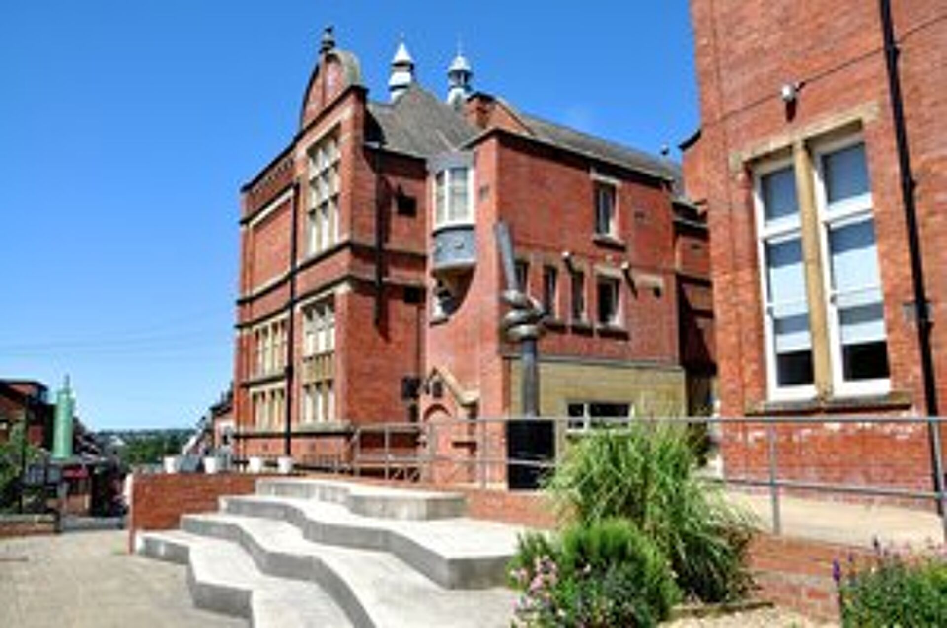 Office Space Shine - Image 1