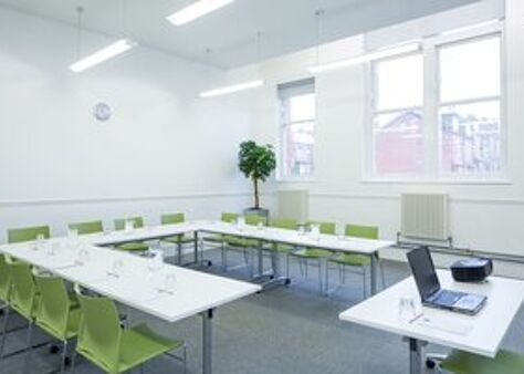 Office Space Shine - Image 6