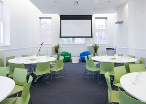 Office Space Shine - Image 4