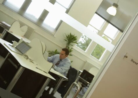 Office Space Shine - Image 7