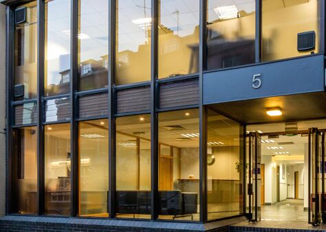 Office Space Farringdon - Image 9