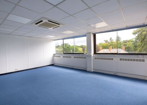 Office Space Station House - Image 4