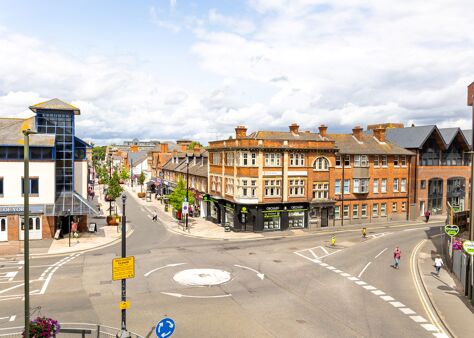 Office Space Station House - Image 3