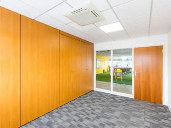 Office Space Weybridge - Image 14