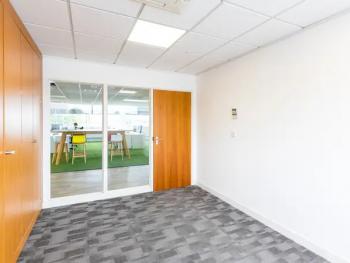 Office Space Weybridge - Image 12