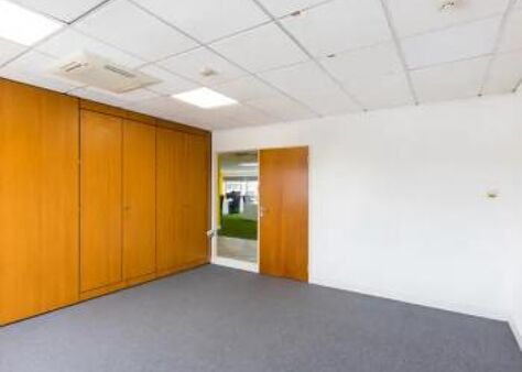 Office Space Weybridge - Image 6