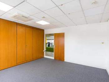 Office Space Weybridge - Image 6