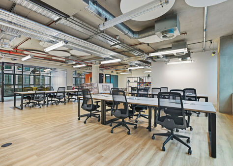 Office Space 2-4 Old Street Yard - Image 8