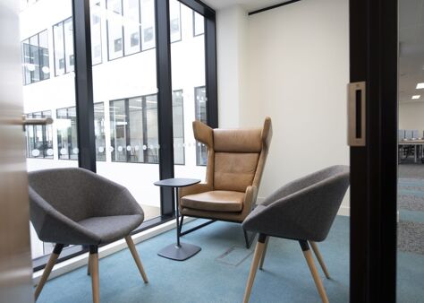 Office Space White City - Image 7