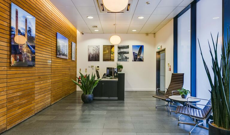 Office Space Canal Side Studios  - Image 3