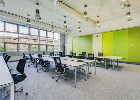 Office Space Canal Side Studios  - Image 2