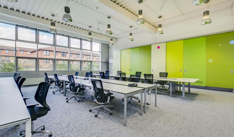 Office Space Canal Side Studios  - Image 2