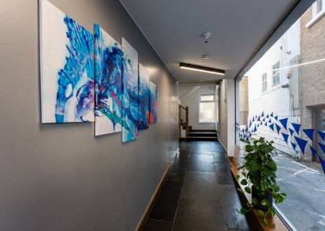 Office Space Gable House - Image 7