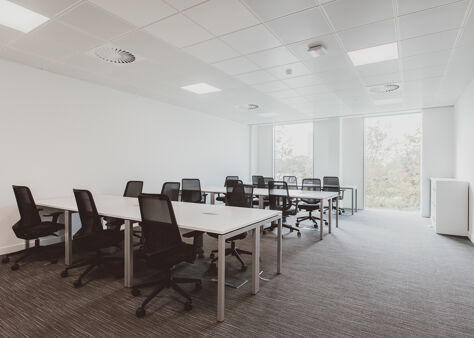 Office Space Stockley Park - Image 9