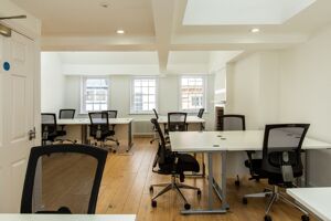 Office Space 80 Berwick Street - Image 4